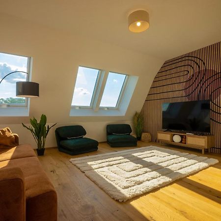 Orestaliving - Penthouse In 2Nd District With View Wien Exteriör bild
